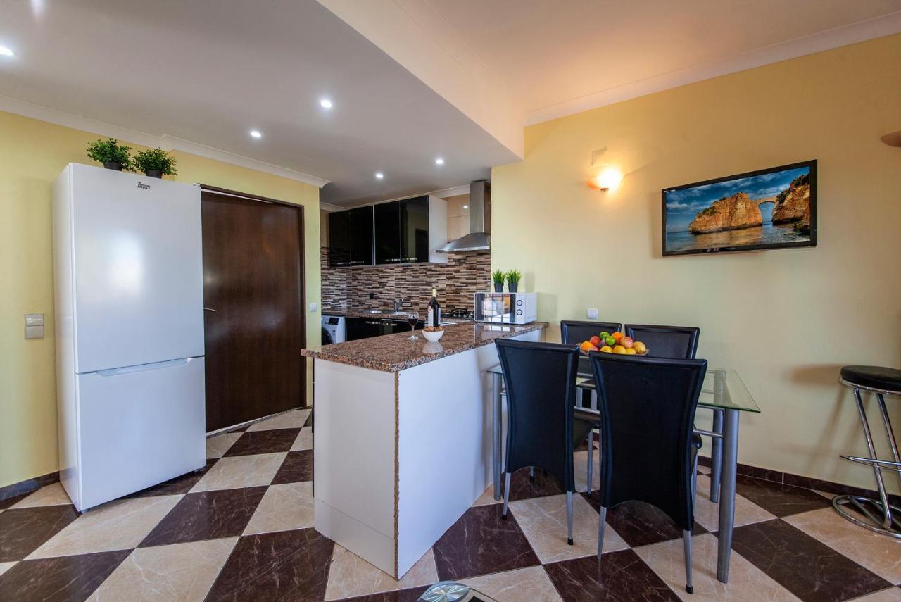 B47 - Walkway Beachview Place Lagos Bagian luar foto